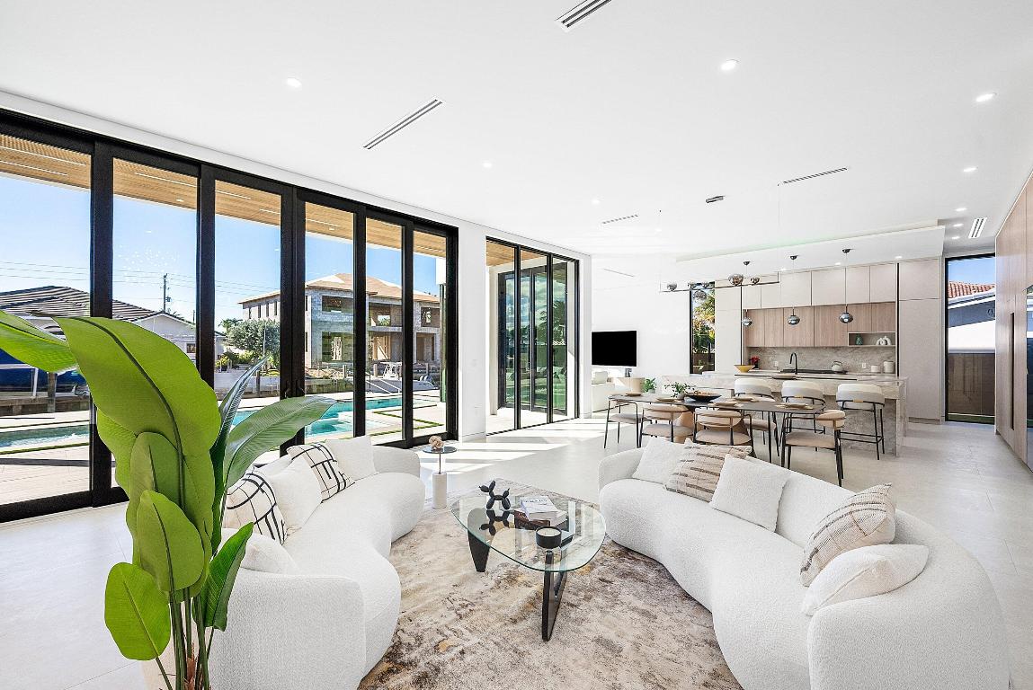 BOCA HARBOUR 5TH SEC - Residential