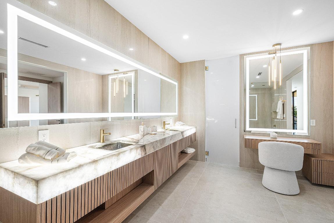 BOCA HARBOUR 5TH SEC - Residential