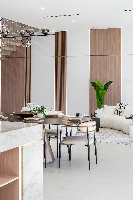 BOCA HARBOUR 5TH SEC - Residential