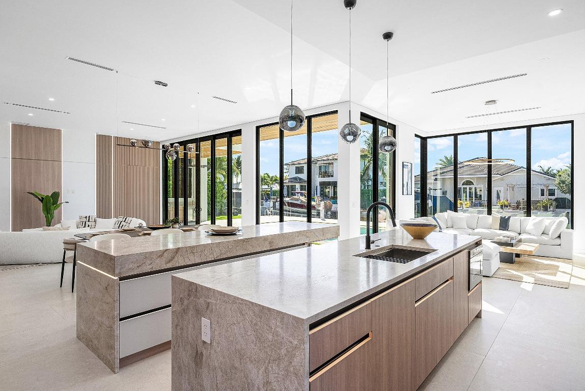 BOCA HARBOUR 5TH SEC - Residential