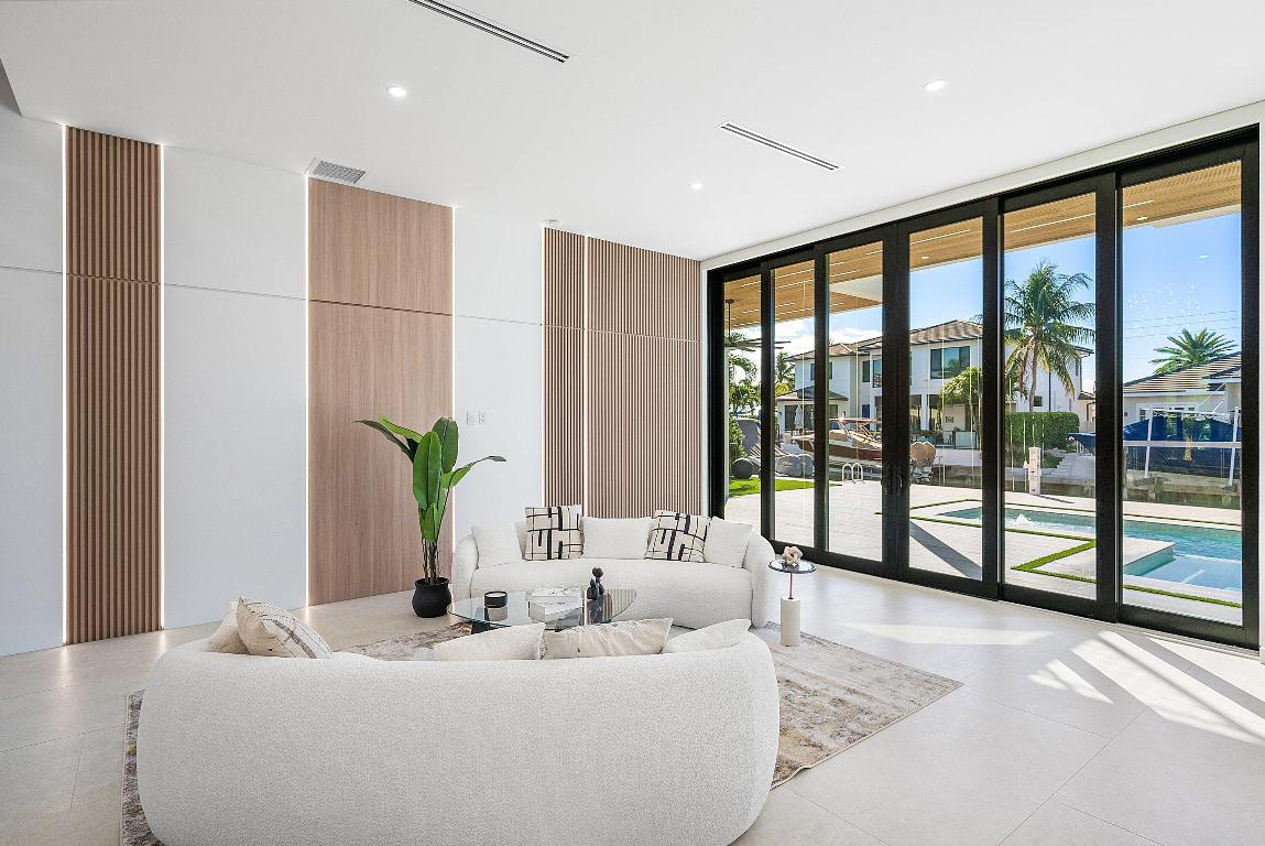 BOCA HARBOUR 5TH SEC - Residential