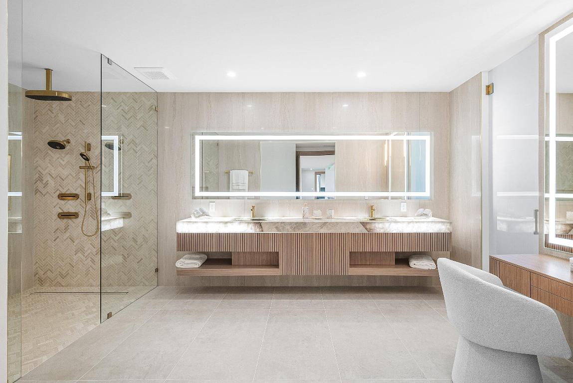 BOCA HARBOUR 5TH SEC - Residential