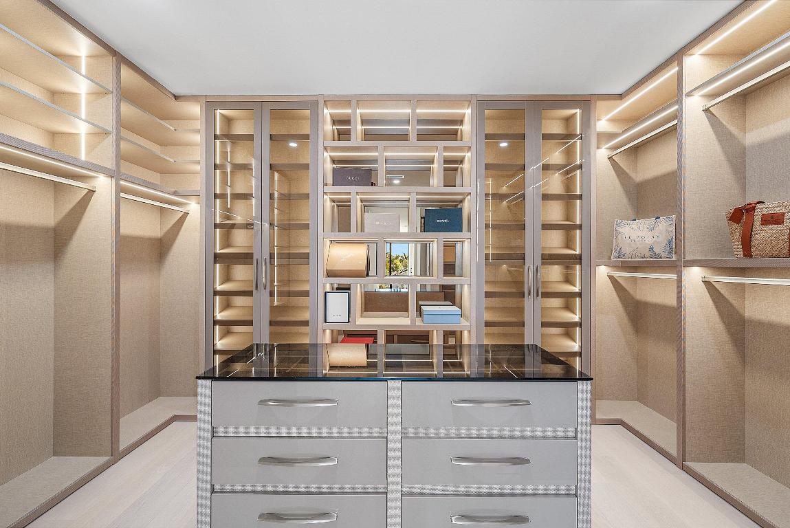 BOCA HARBOUR 5TH SEC - Residential