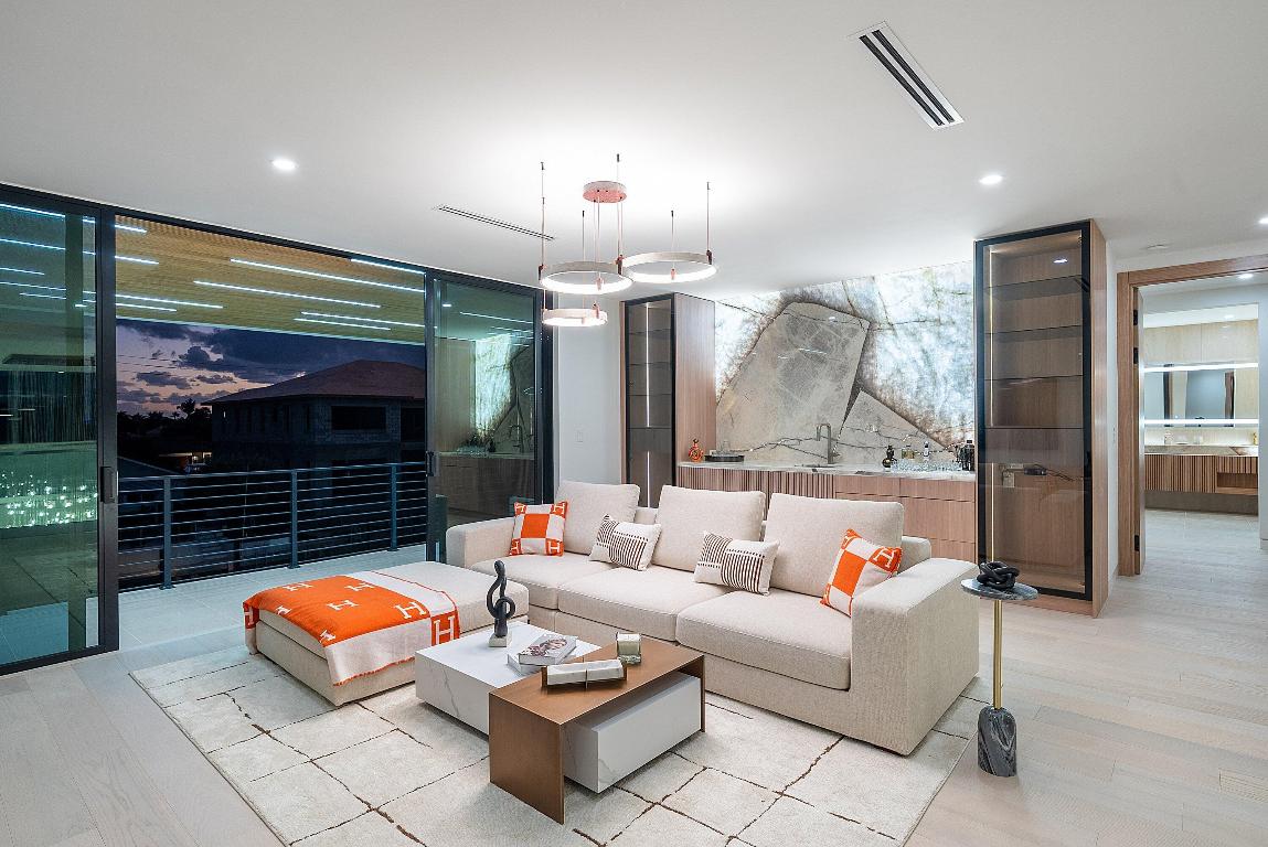 BOCA HARBOUR 5TH SEC - Residential