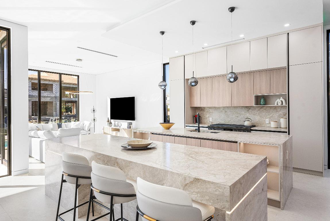 BOCA HARBOUR 5TH SEC - Residential