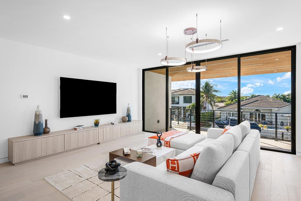 BOCA HARBOUR 5TH SEC - Residential