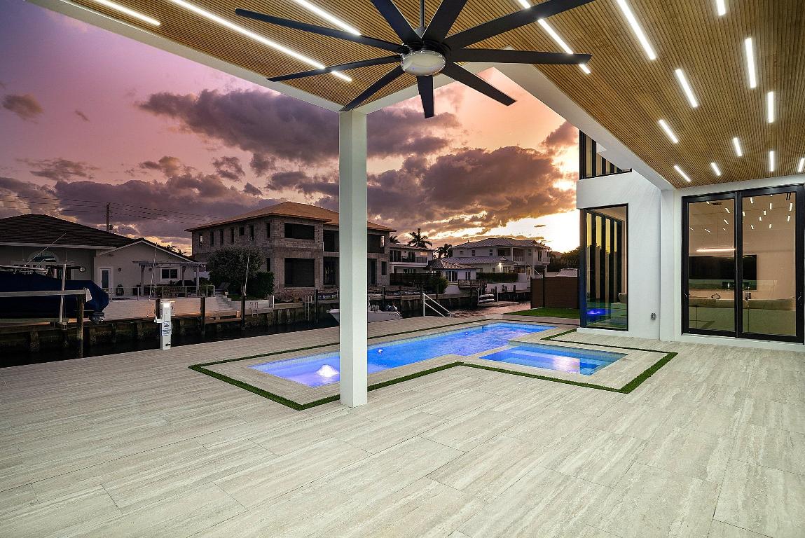 BOCA HARBOUR 5TH SEC - Residential