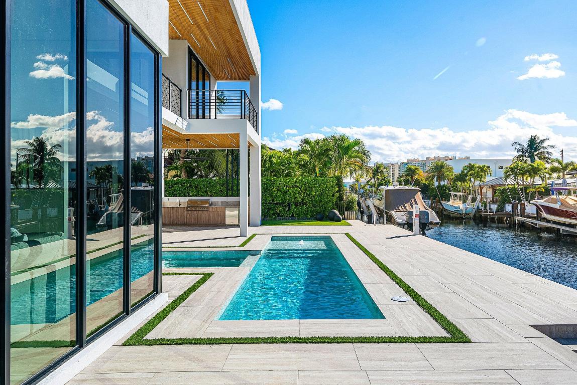 BOCA HARBOUR 5TH SEC - Residential