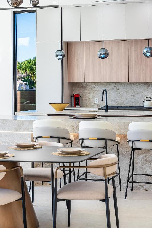 BOCA HARBOUR 5TH SEC - Residential