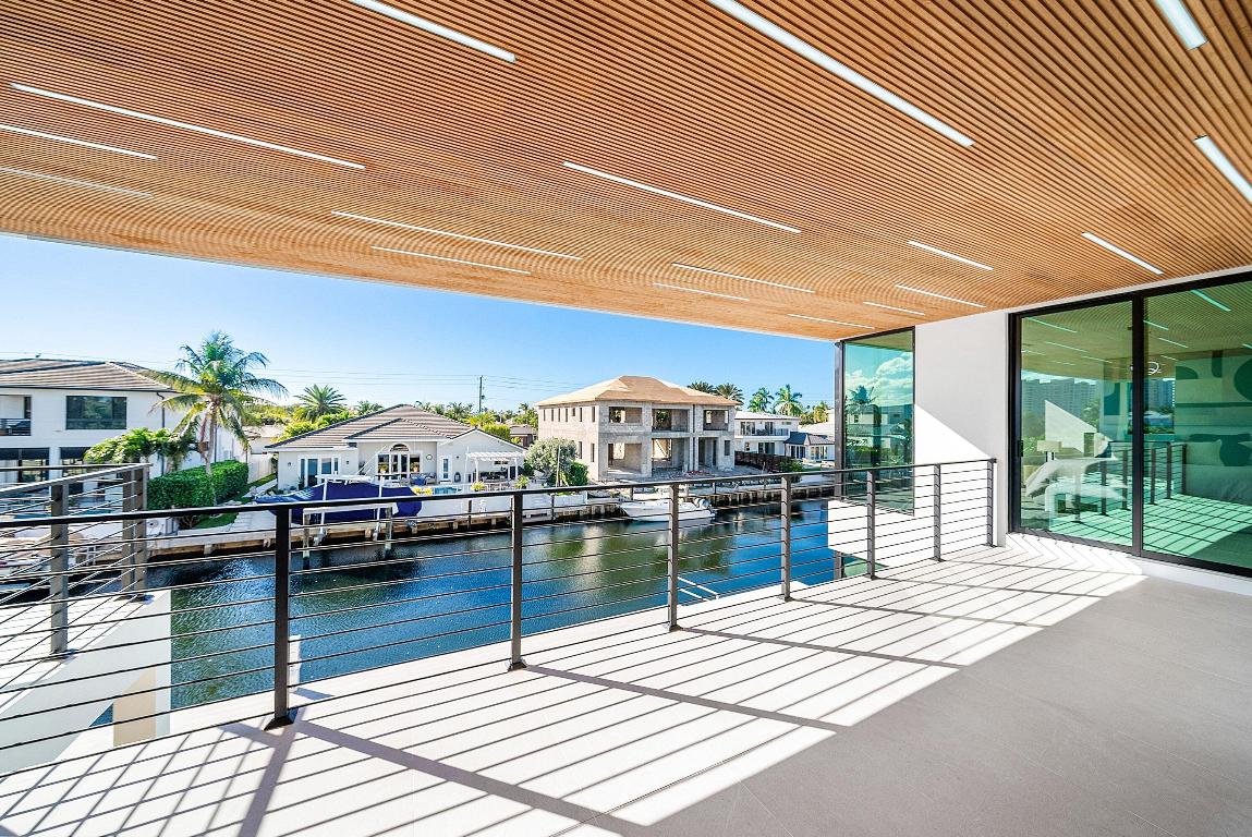 BOCA HARBOUR 5TH SEC - Residential