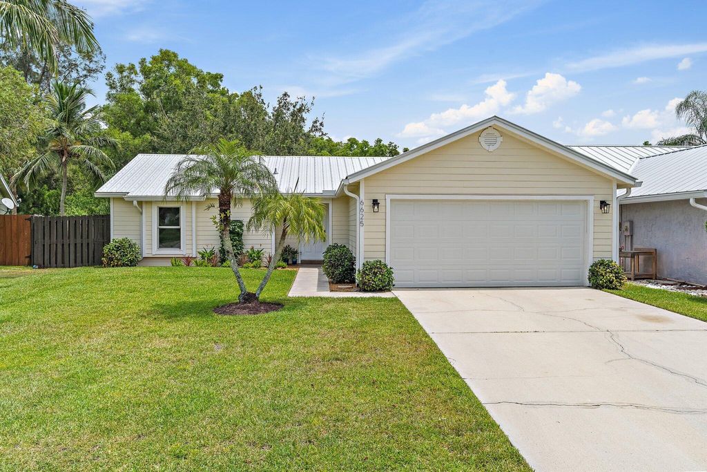 Photo of 6625 SE Amyris Court, Stuart, FL 34997 (MLS # R11114136)