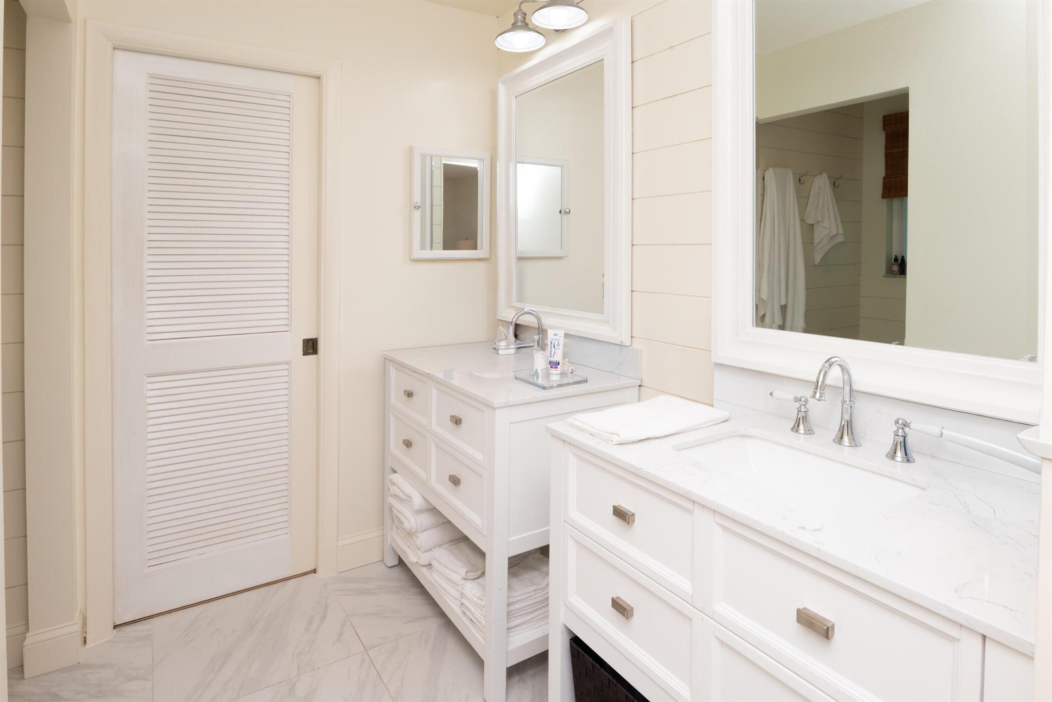 YACHT & COUNTRY CLUB OF S - Residential Lease