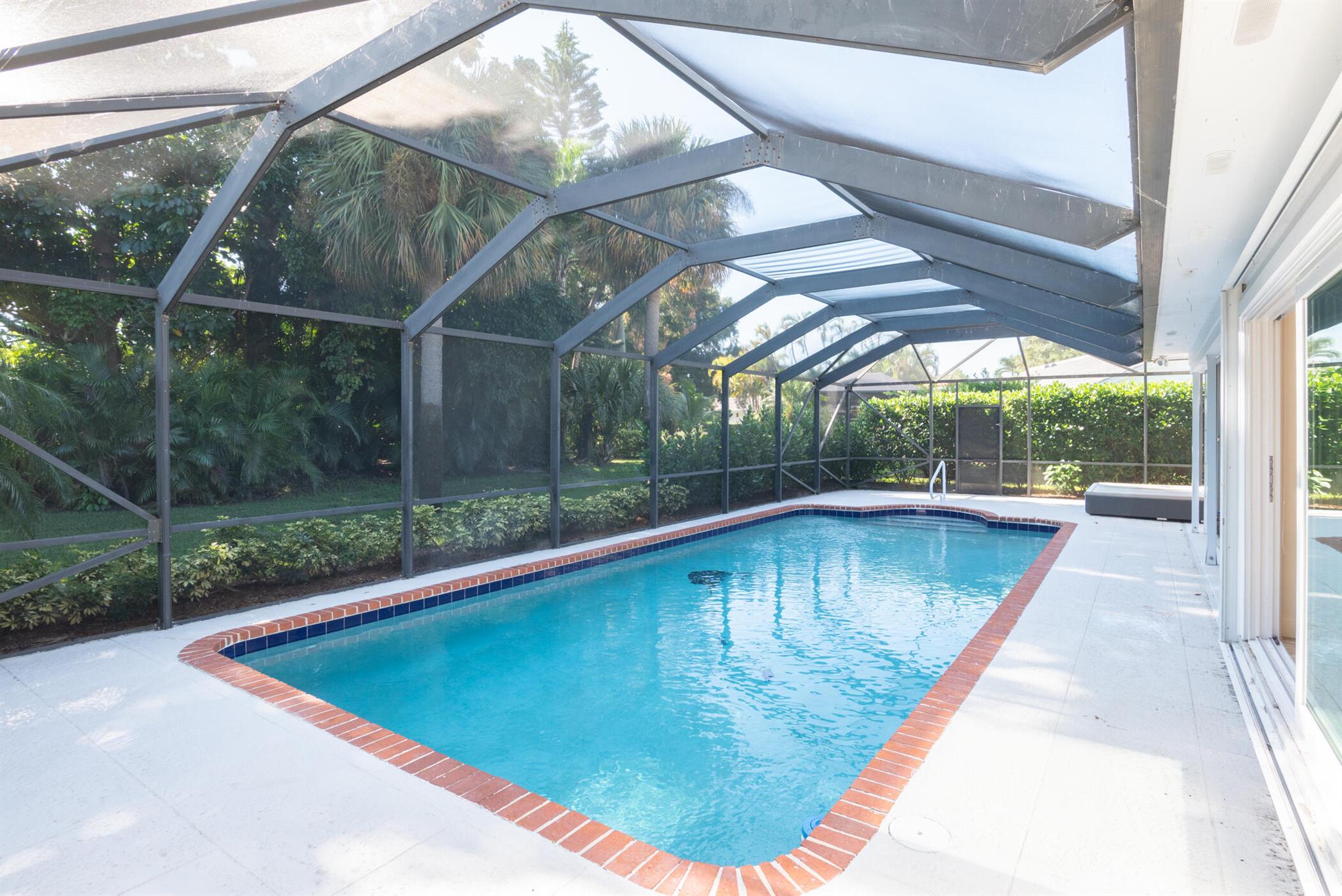 YACHT & COUNTRY CLUB OF S - Residential Lease