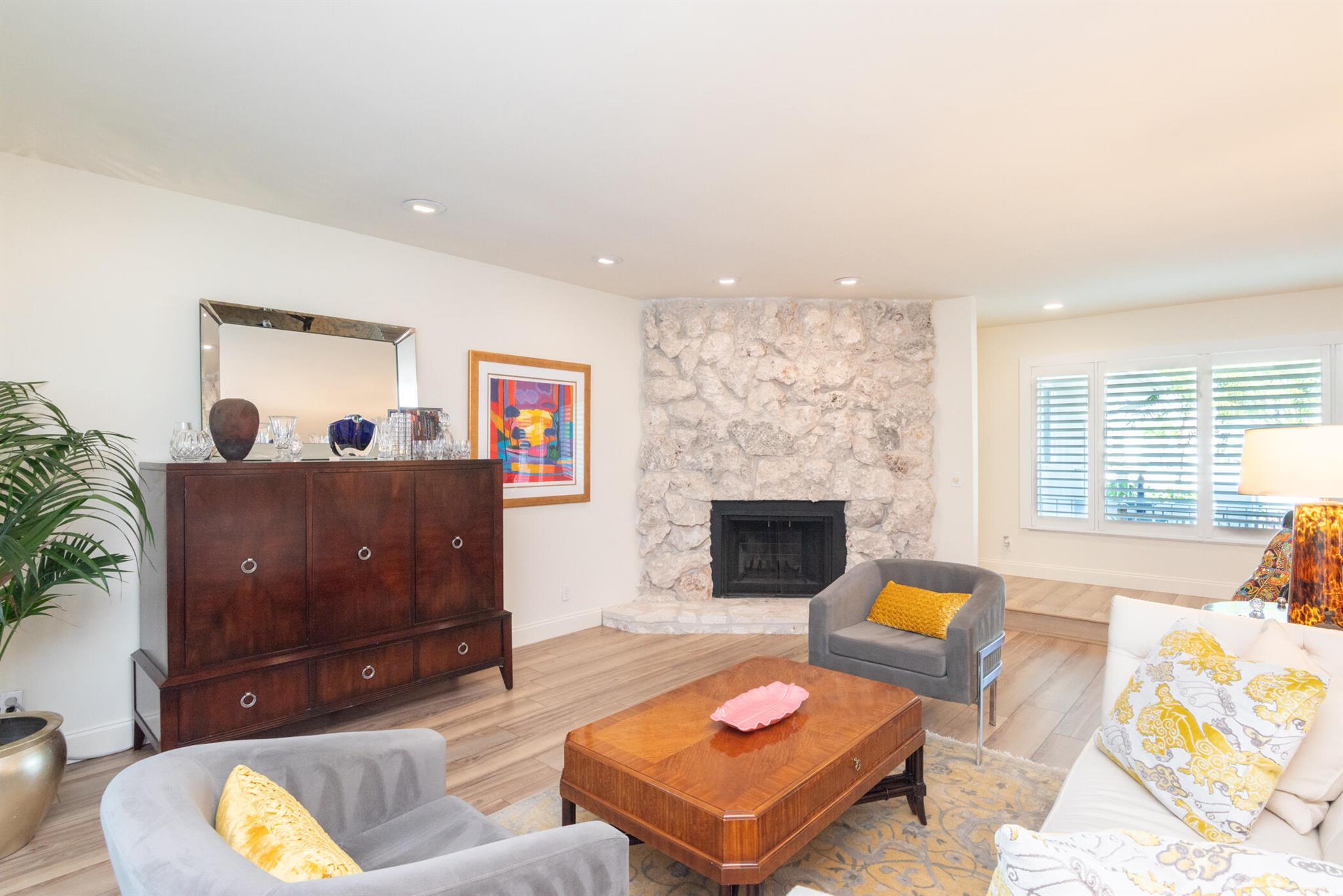 YACHT & COUNTRY CLUB OF S - Residential Lease