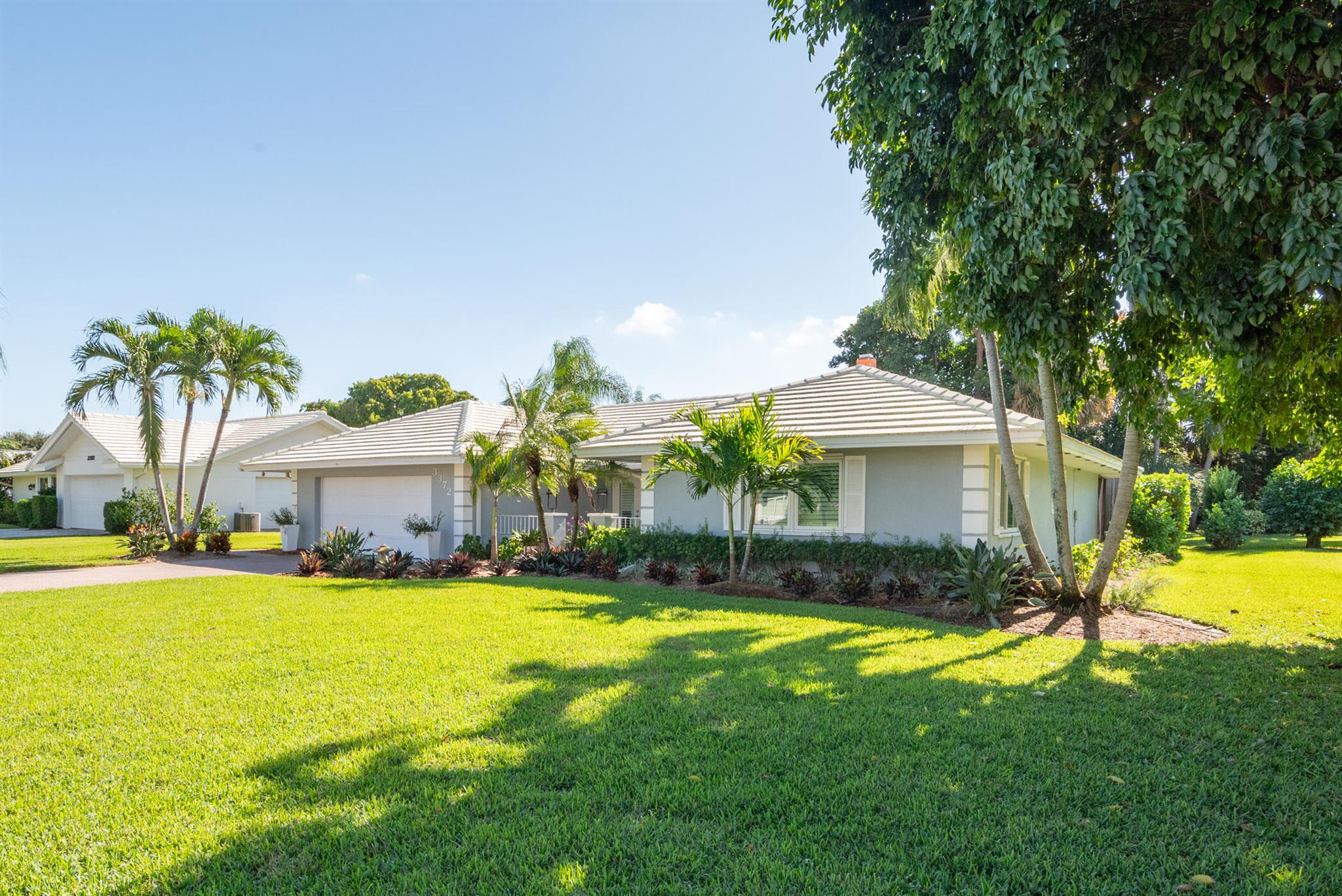 YACHT & COUNTRY CLUB OF S - Residential Lease