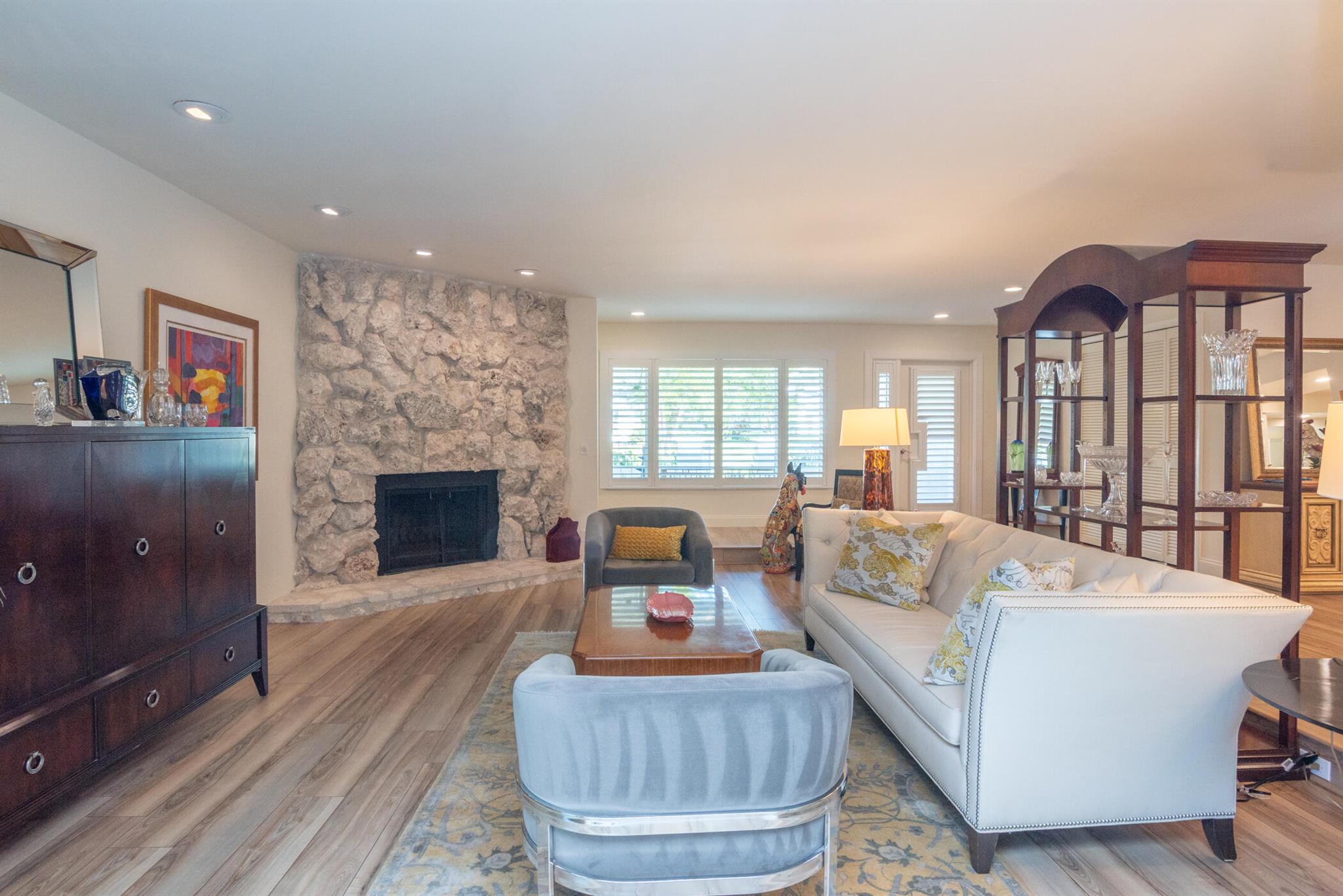 YACHT & COUNTRY CLUB OF S - Residential Lease