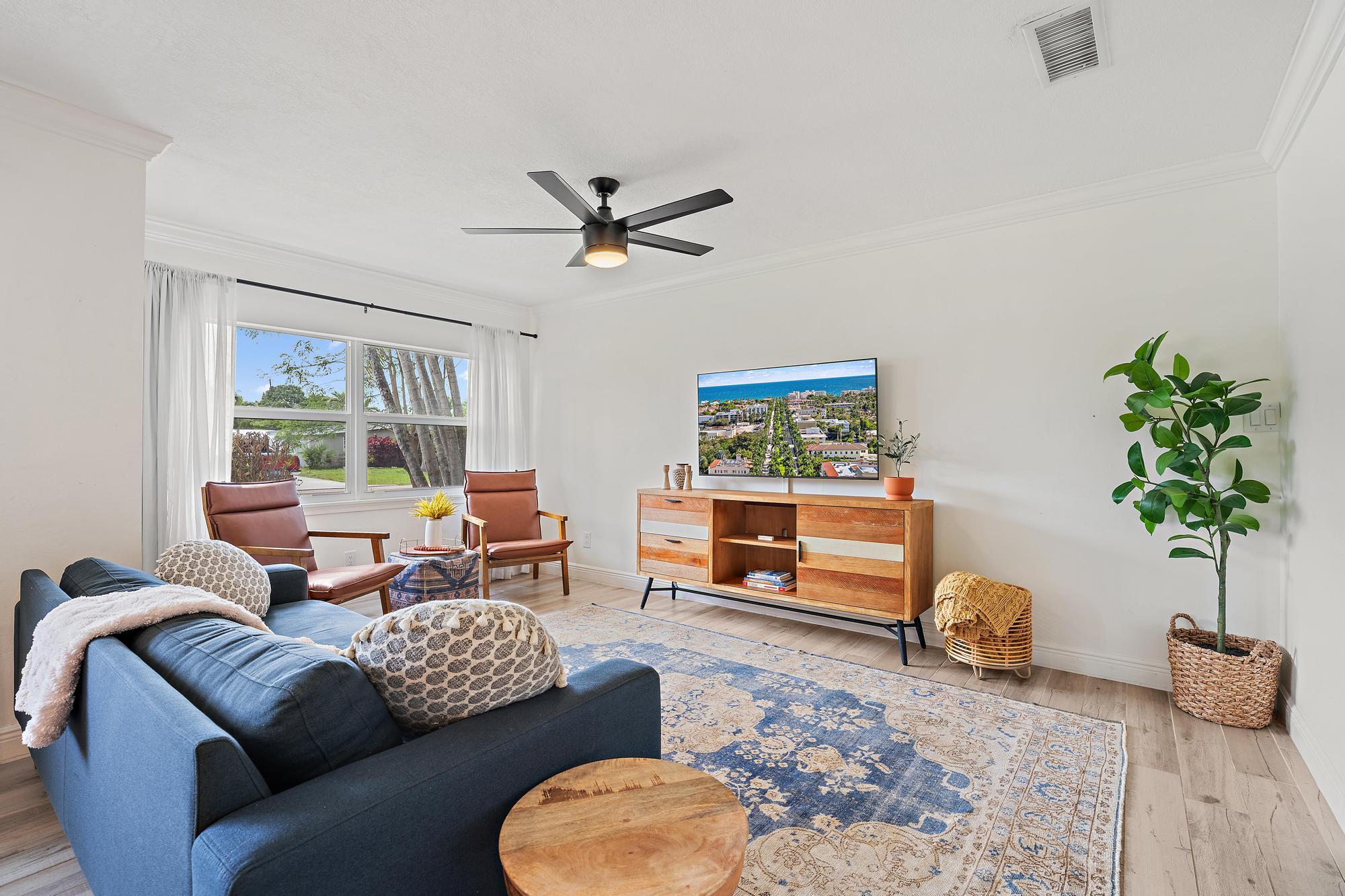 PALM BEACH GARDENS ESTATES - Residential