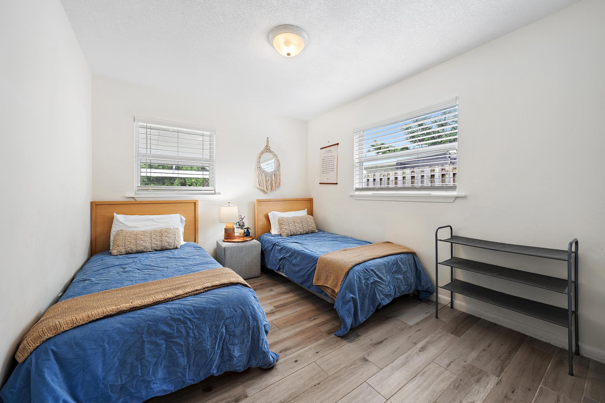 PALM BEACH GARDENS ESTATES - Residential