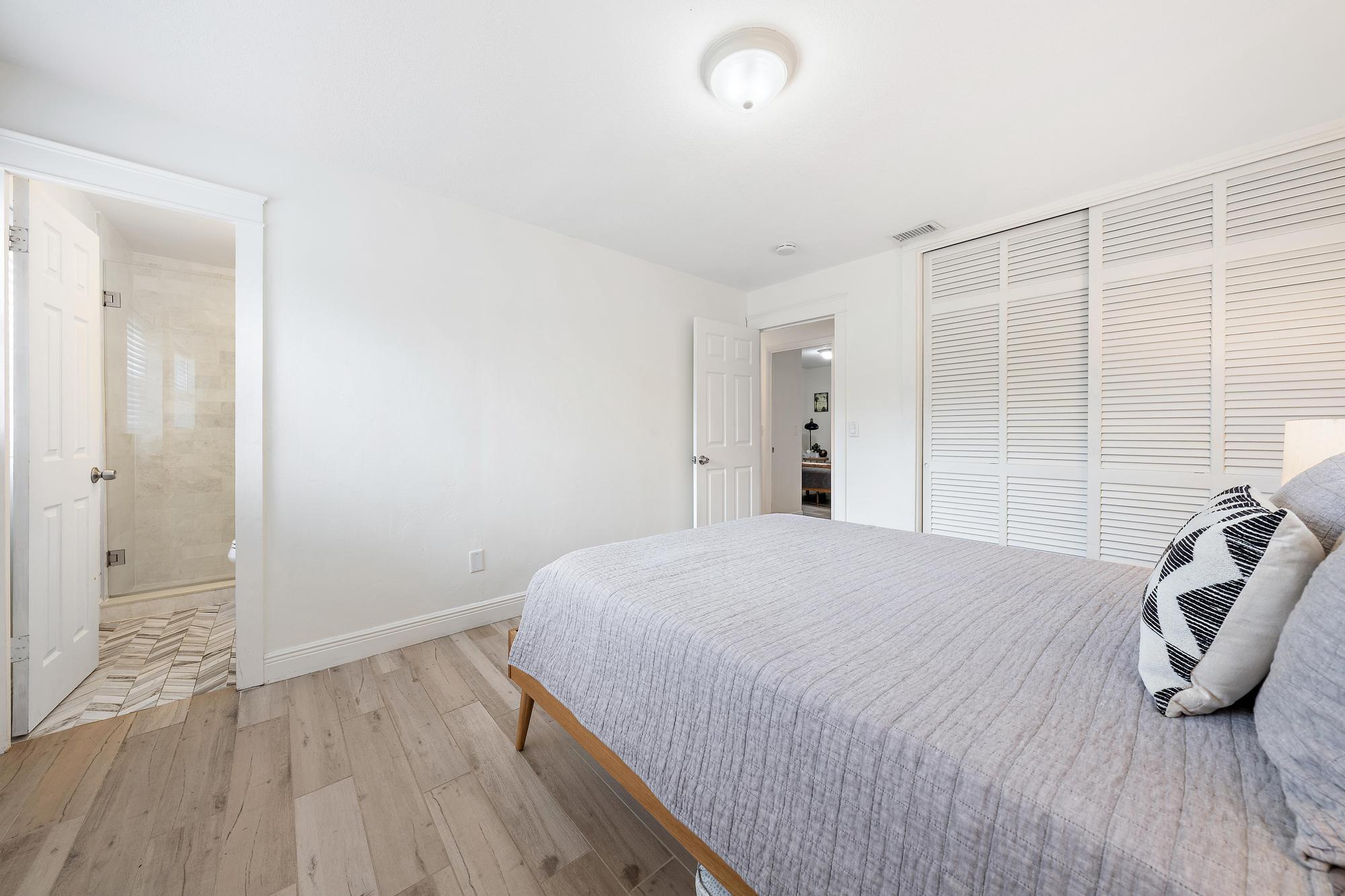 PALM BEACH GARDENS ESTATES - Residential