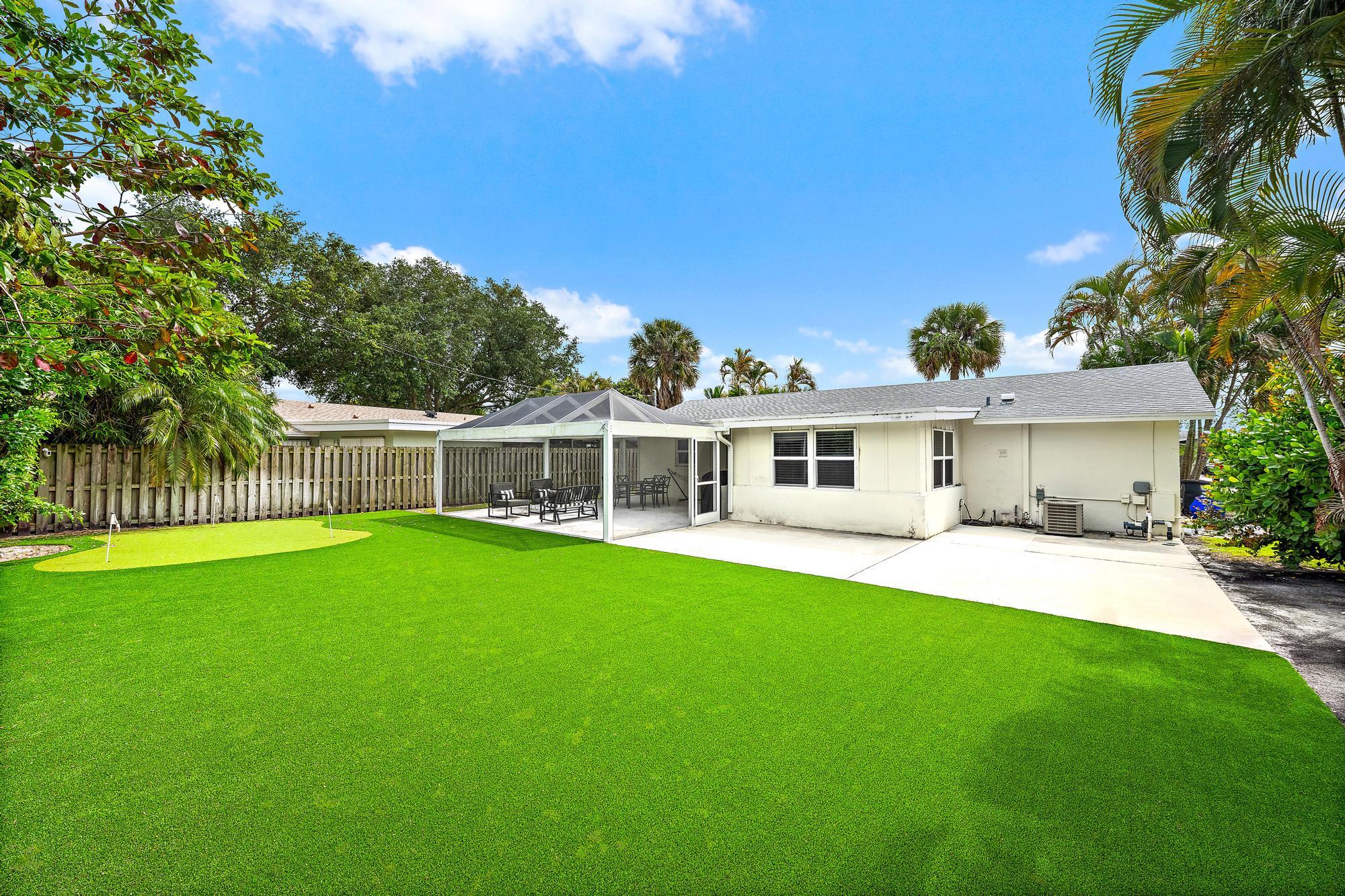 PALM BEACH GARDENS ESTATES - Residential