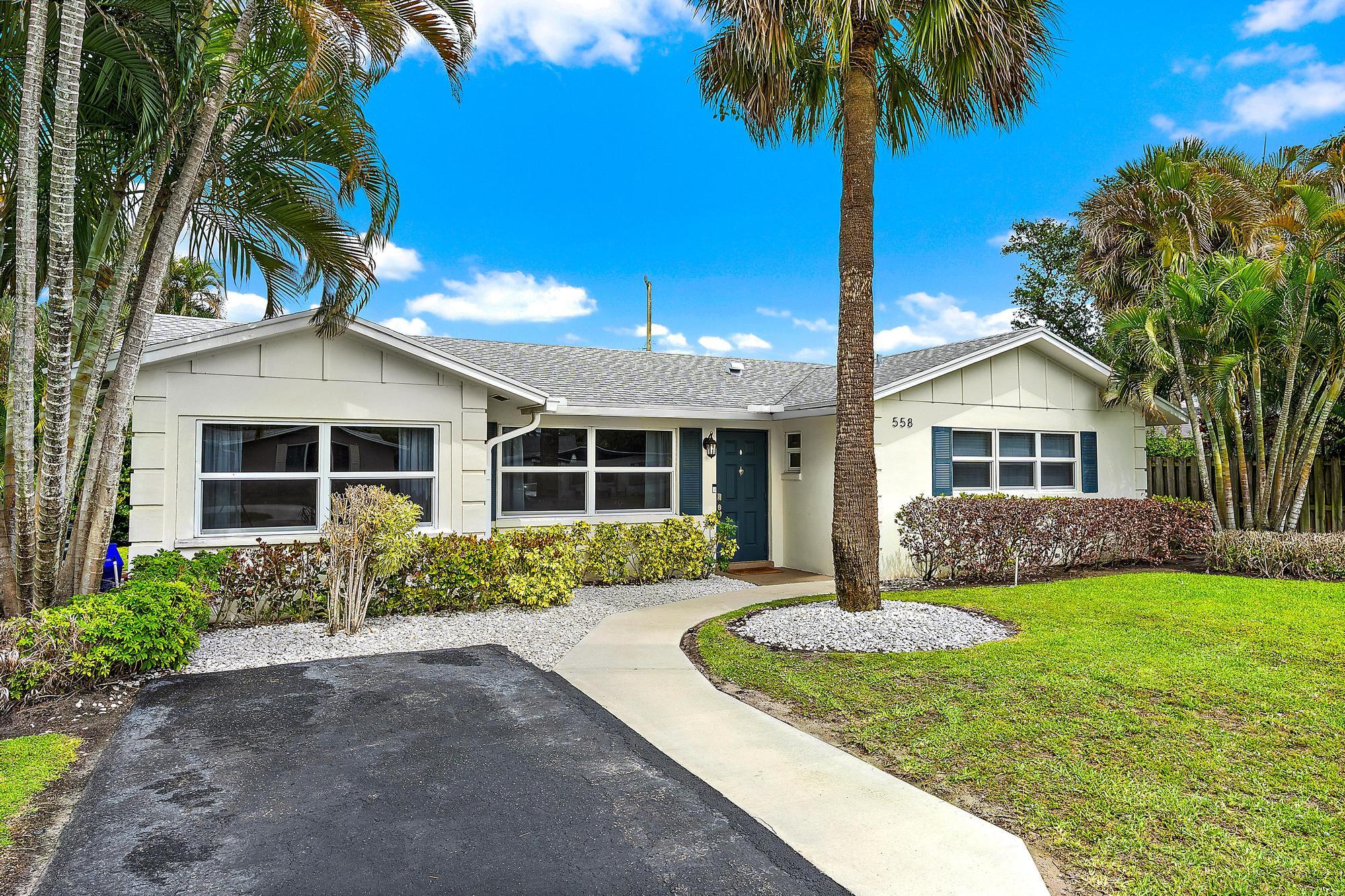 PALM BEACH GARDENS ESTATES - Residential