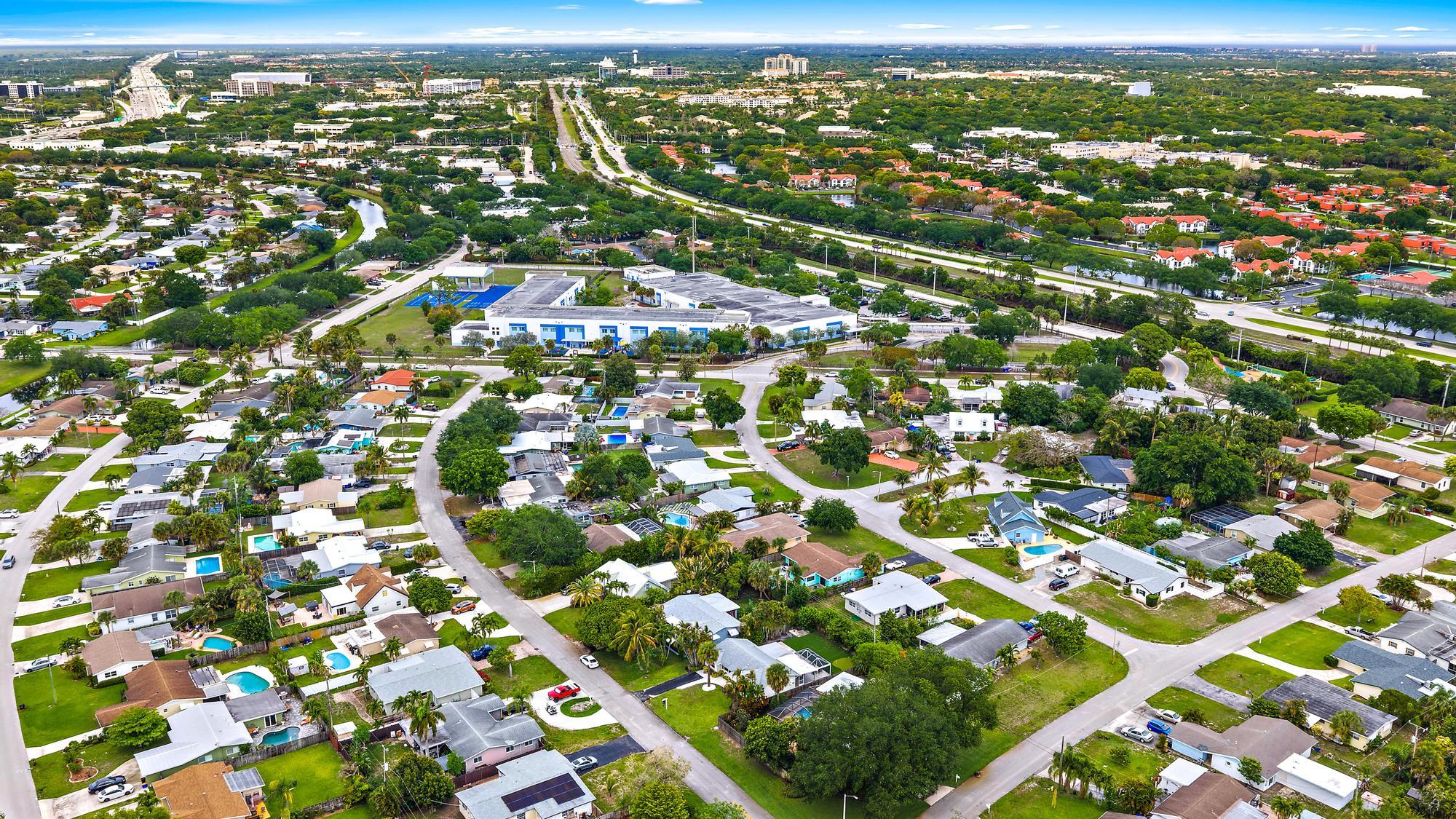PALM BEACH GARDENS ESTATES - Residential