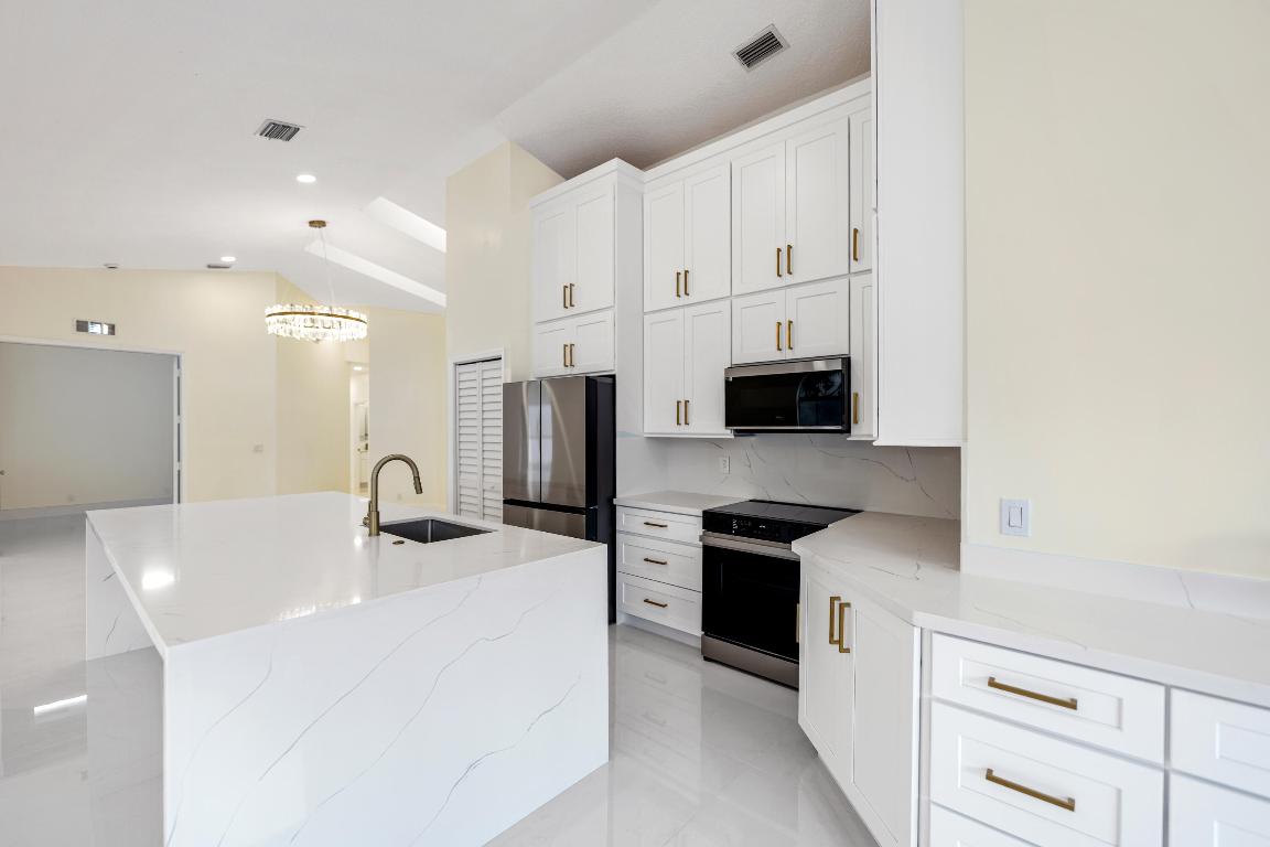 17277 Hampton Boulevard