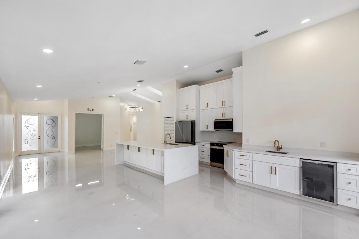 17277 Hampton Boulevard