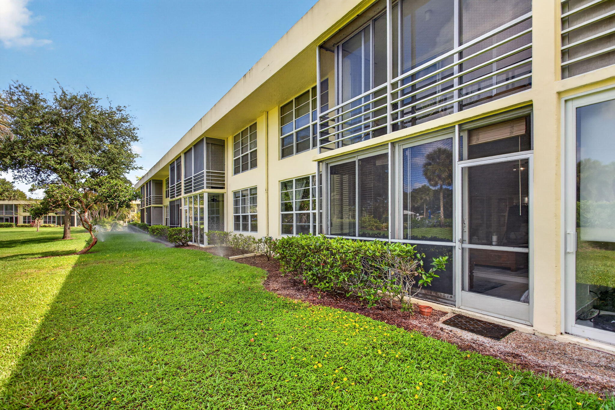 NO 1 PALM-AIRE COUNTRY CLUB - Residential