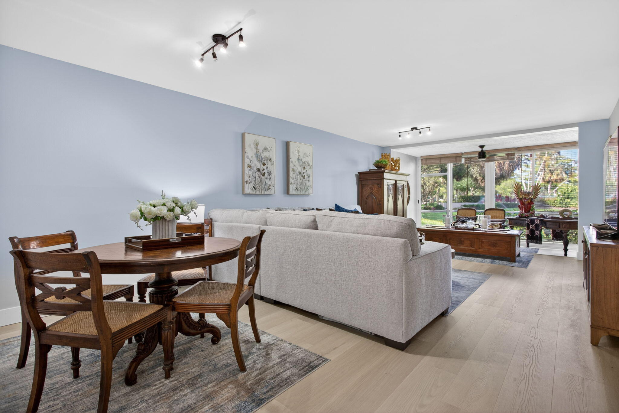500 Oaks Lane 111