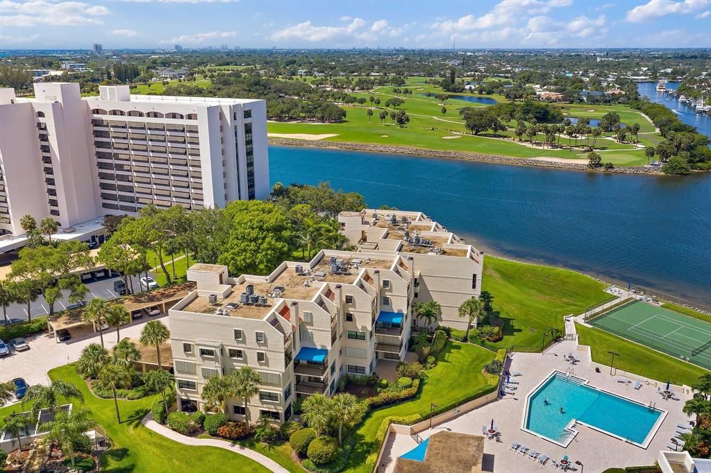 Photo of 364 Golfview Road #307, North Palm Beach, FL 33408 (MLS # R10724052)