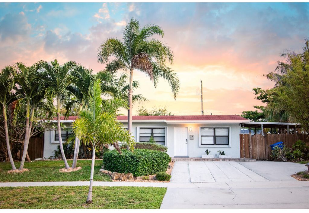 Photo of 916 W Drew Street, Lantana, FL 33462 (MLS # R11154167)