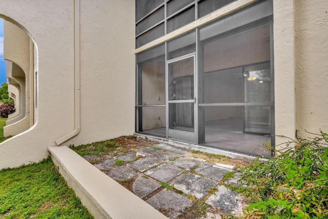 ISLAND HOUSE CONDOMINIUM PHASE I - Residential