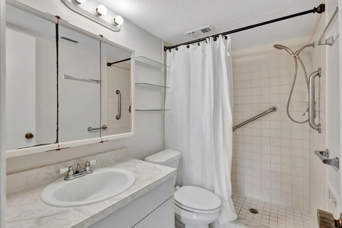 ISLAND HOUSE CONDOMINIUM PHASE I - Residential