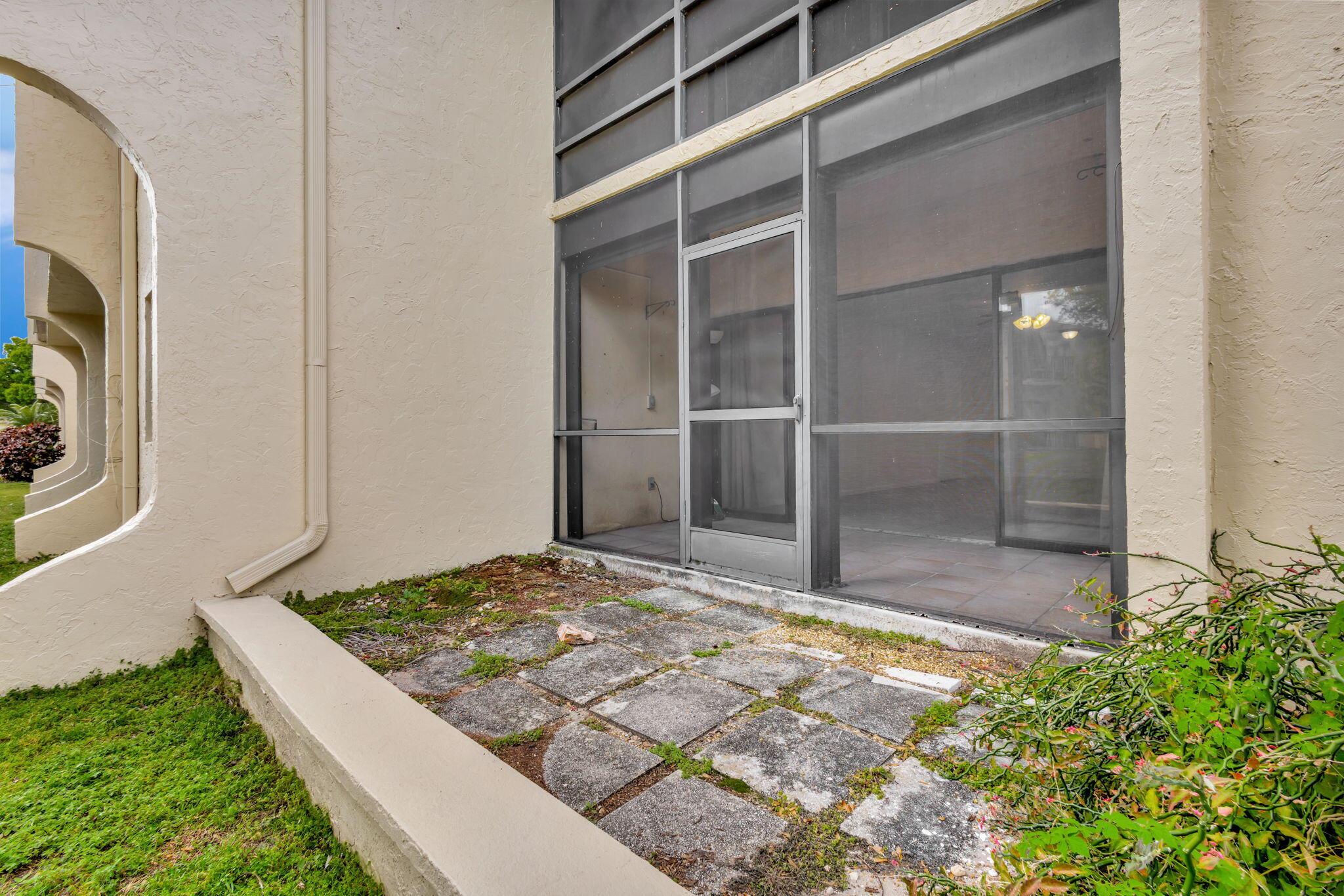 ISLAND HOUSE CONDOMINIUM - Residential