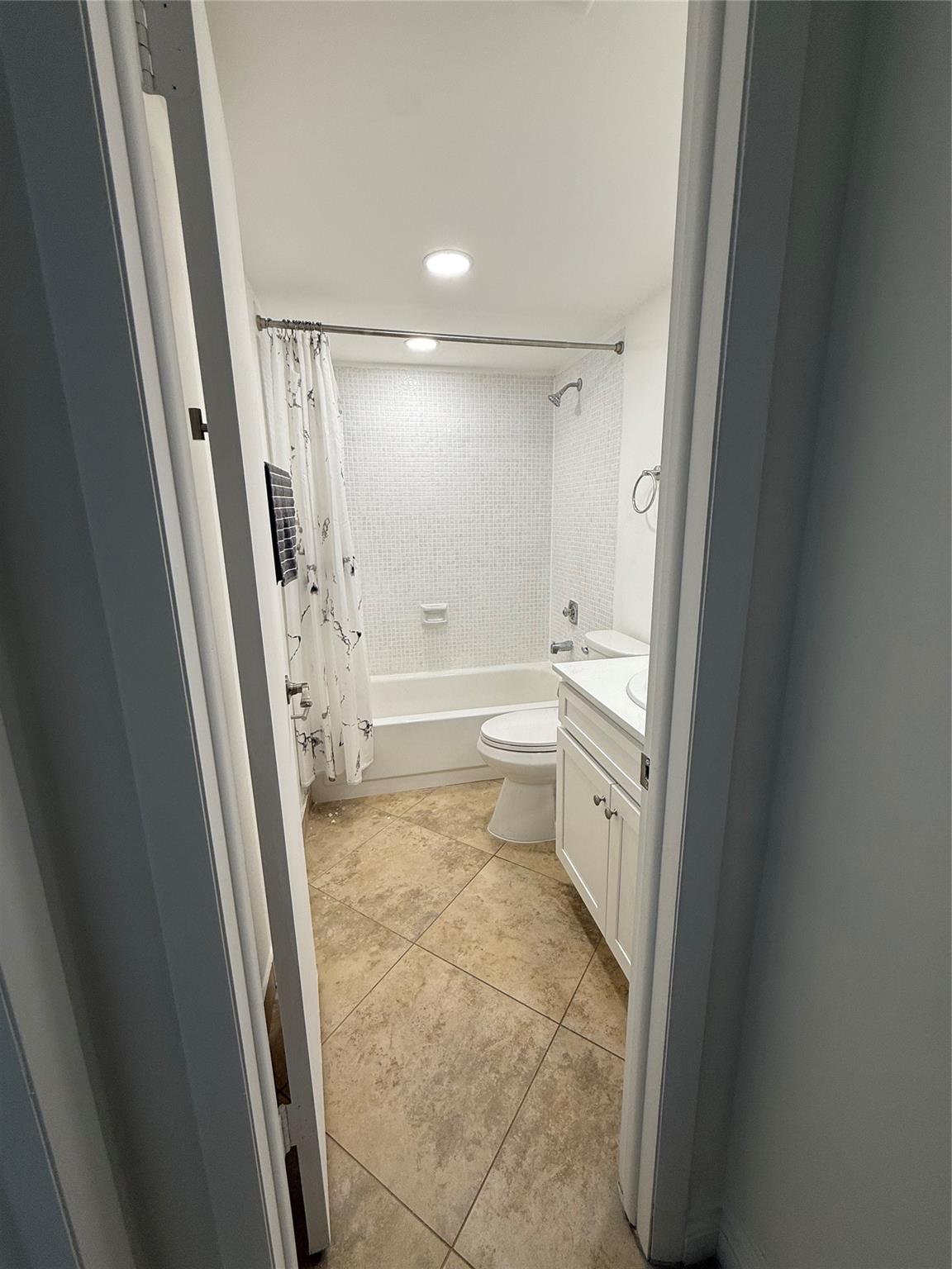 CYPRESS CHASE CONDO C - Residential