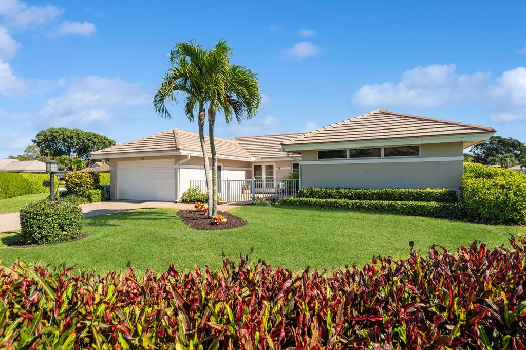 Photo of 11609 N Lake Drive #14, Boynton Beach, FL 33436 (MLS # R10961049)