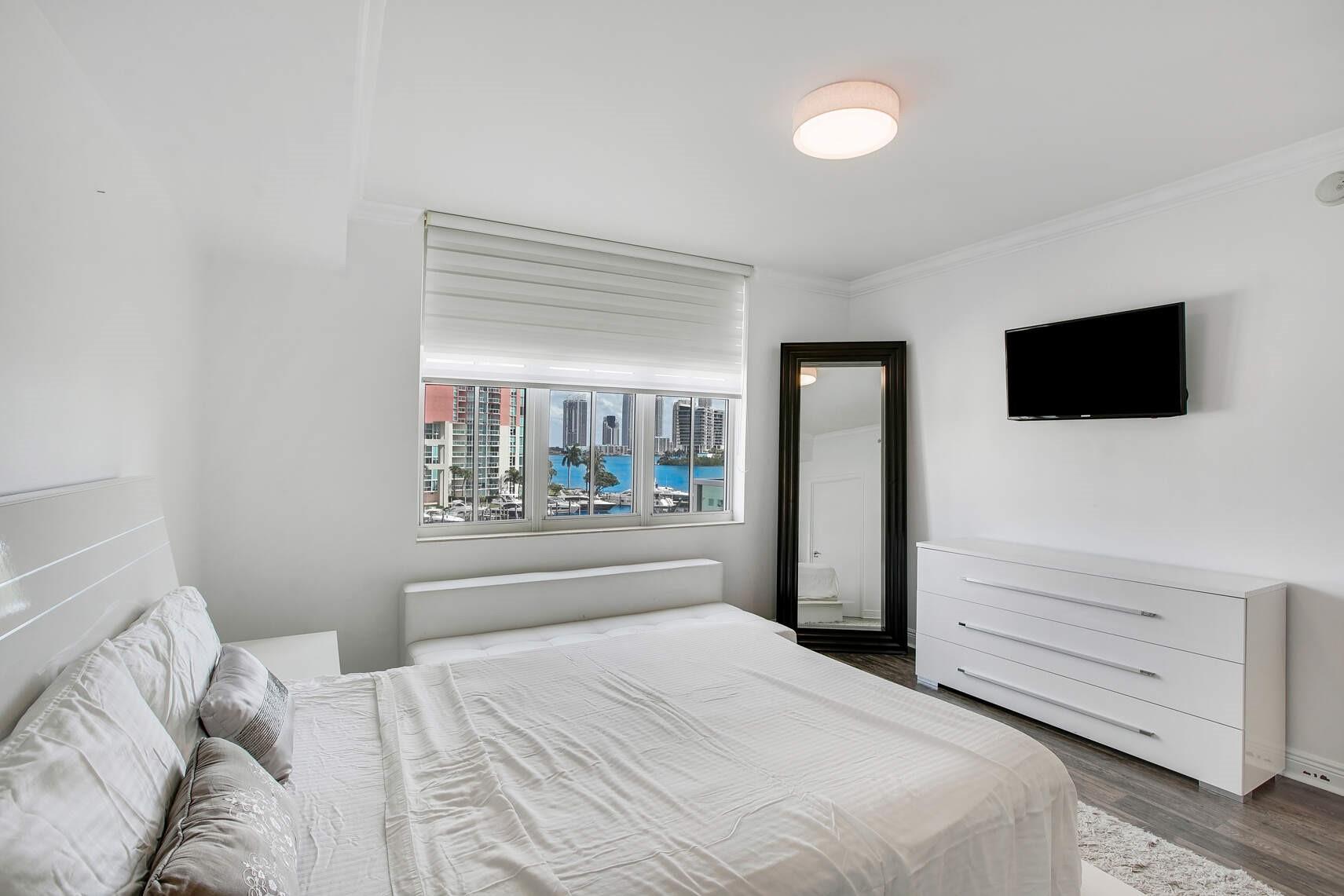 Aventura Marina - Residential