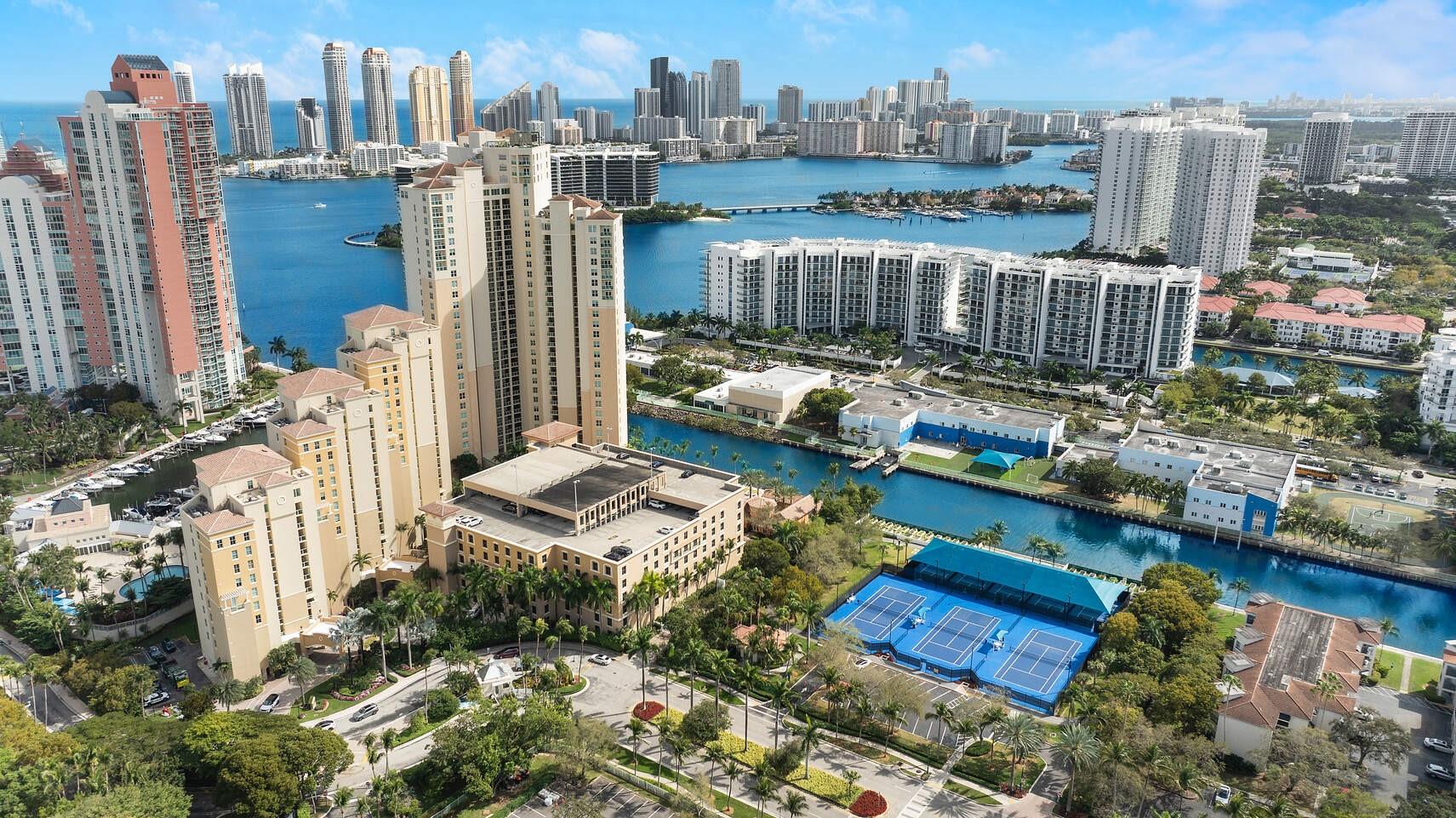 Aventura Marina - Residential
