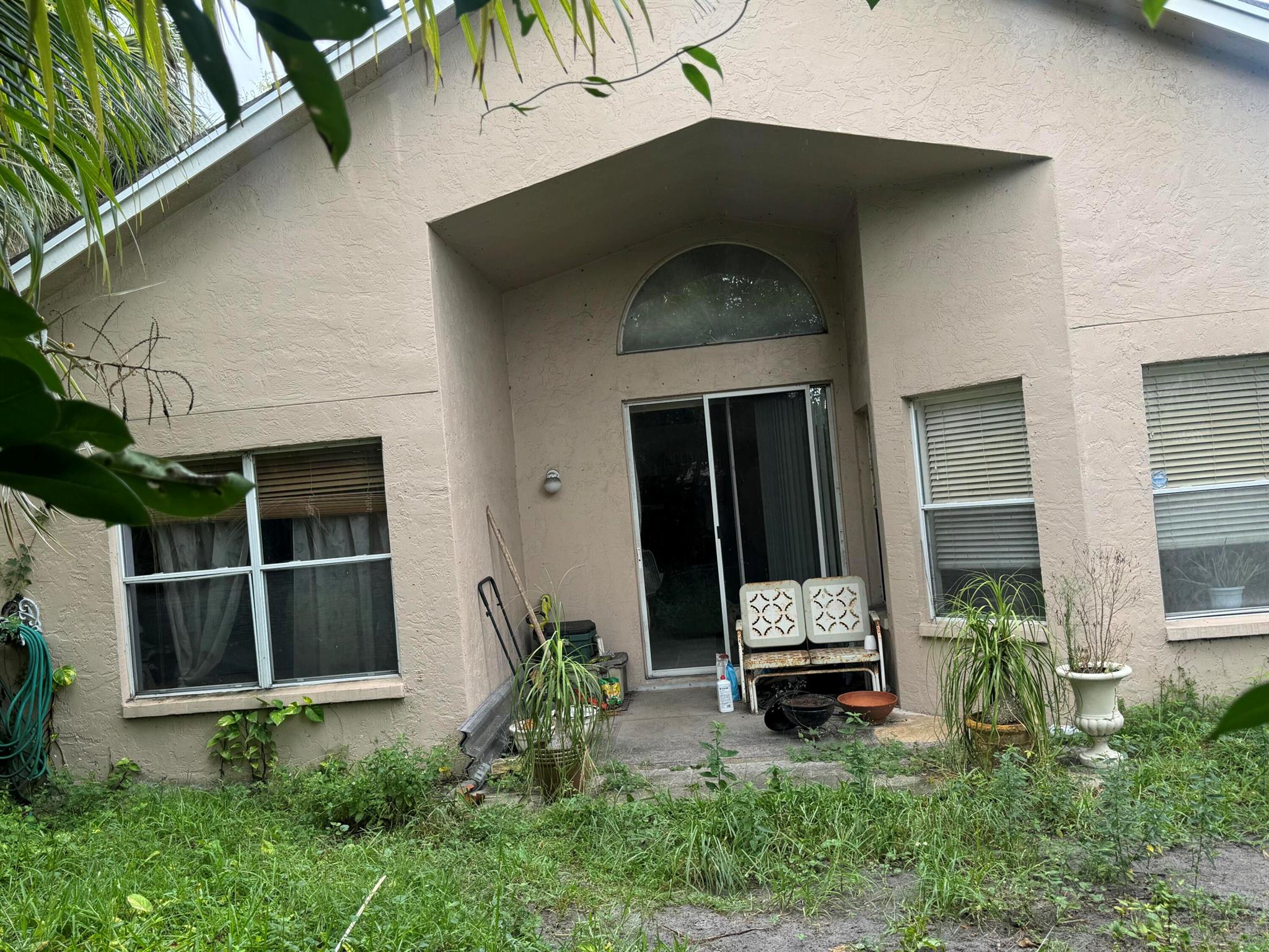 4295 Grosvenor Court, West Palm Beach, FL, 33409/$329,000 1 4295 Grosvenor Court