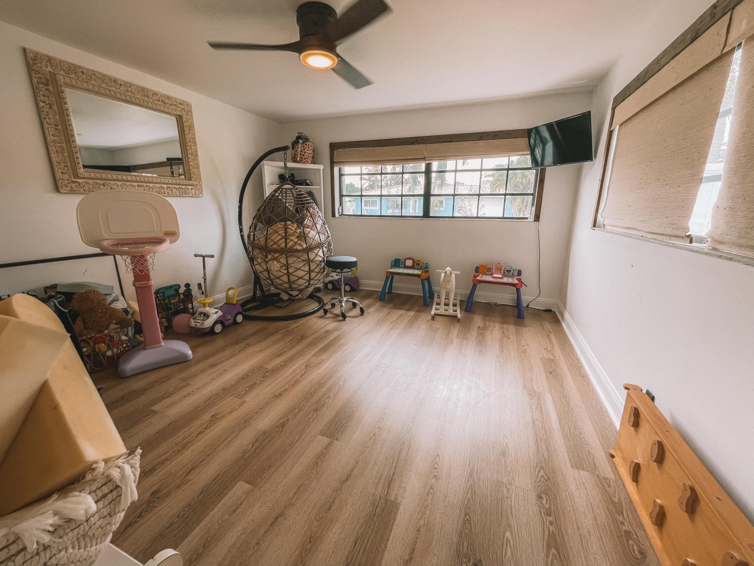 VENETIAN ISLES 3RD SEC - Residential