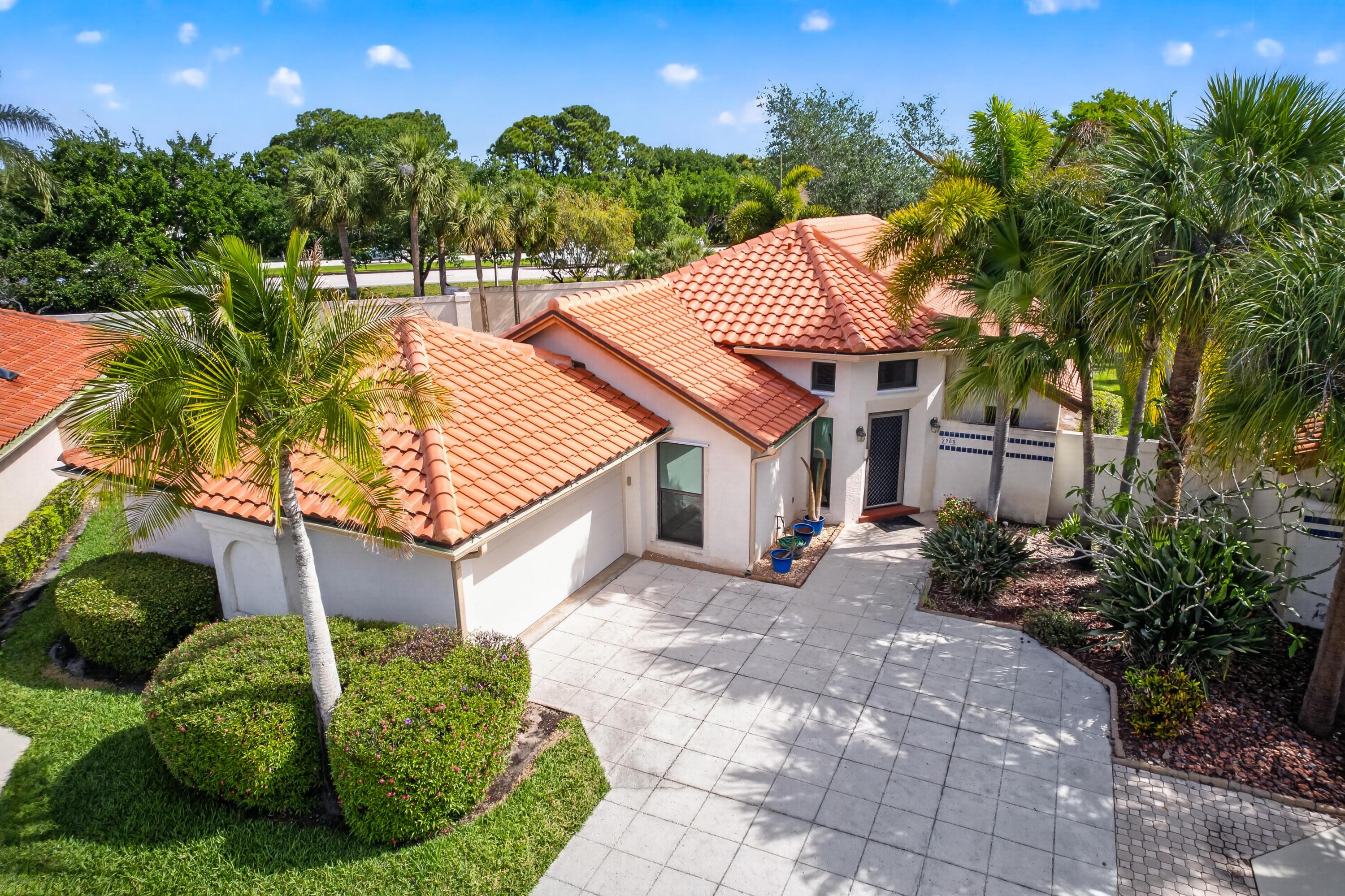 2988 SW Mariposa Circle