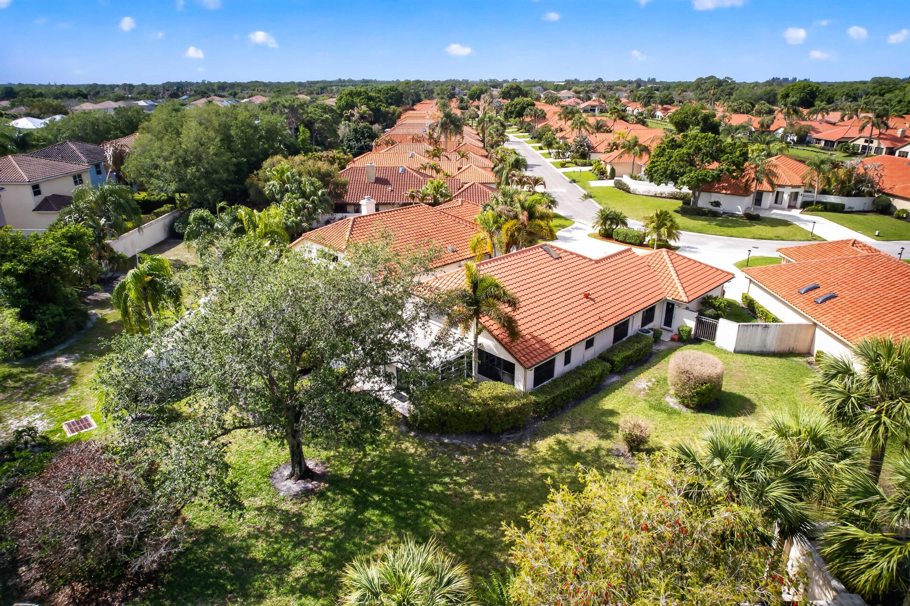 LA MARIPOSA - Residential