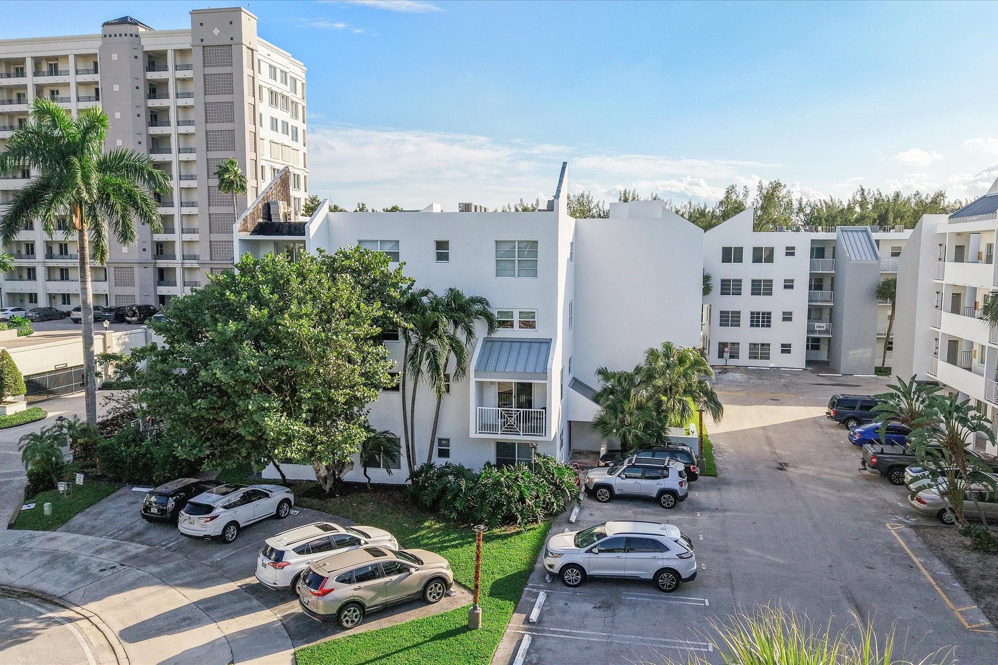 CASA LA QUINTA CONDO - Residential