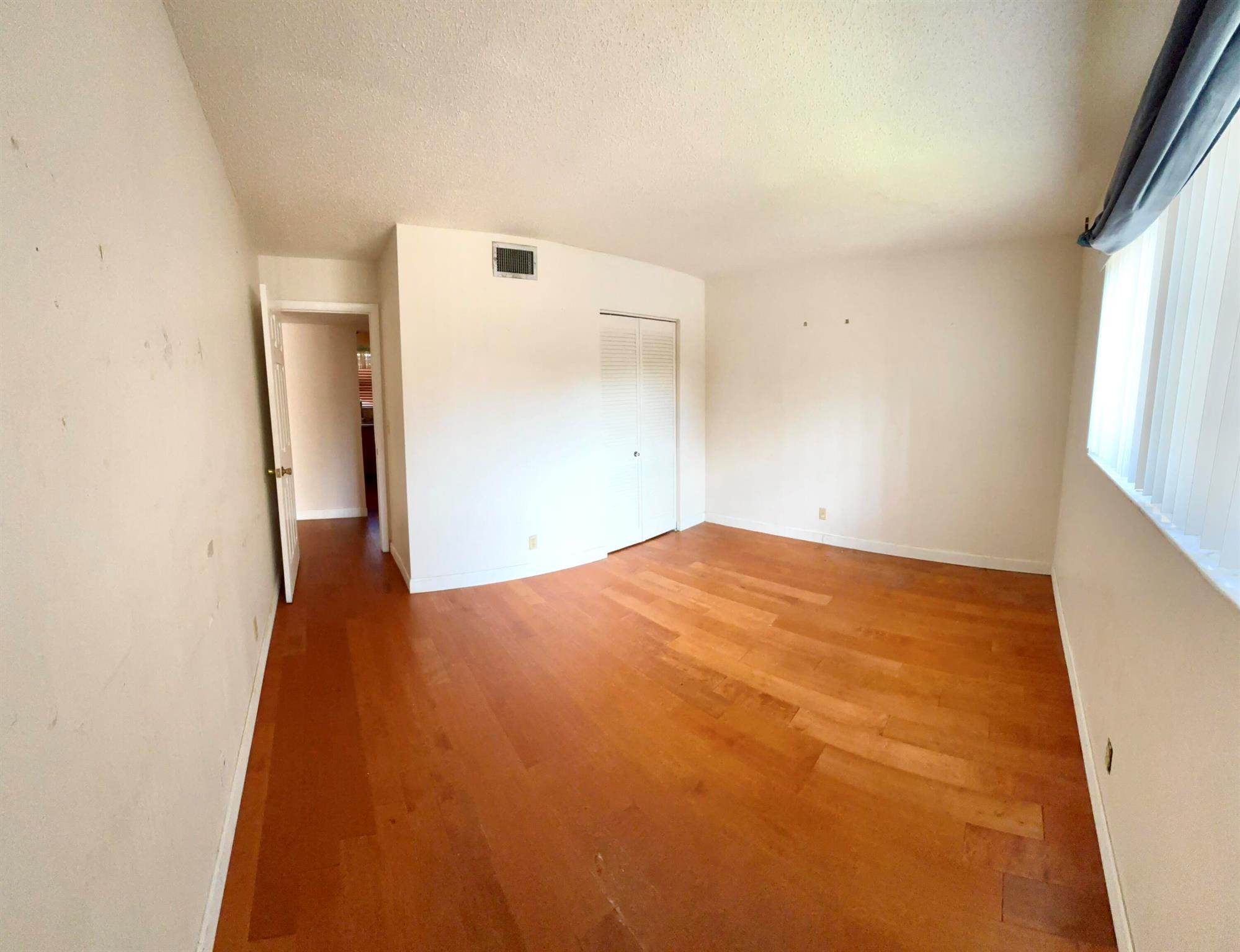 LAKESIDE VILLAGE CONDO 7 - Residential