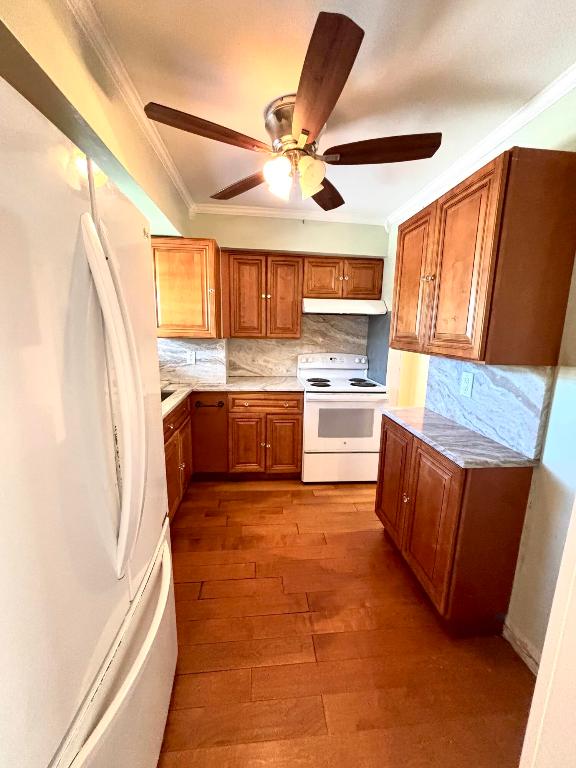 LAKESIDE VILLAGE CONDO 7 - Residential