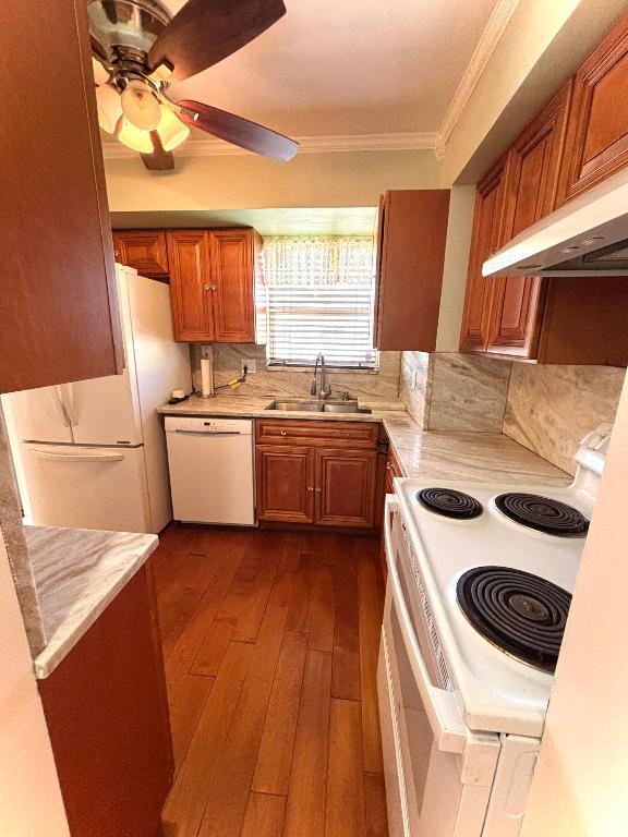 LAKESIDE VILLAGE CONDO 7 - Residential