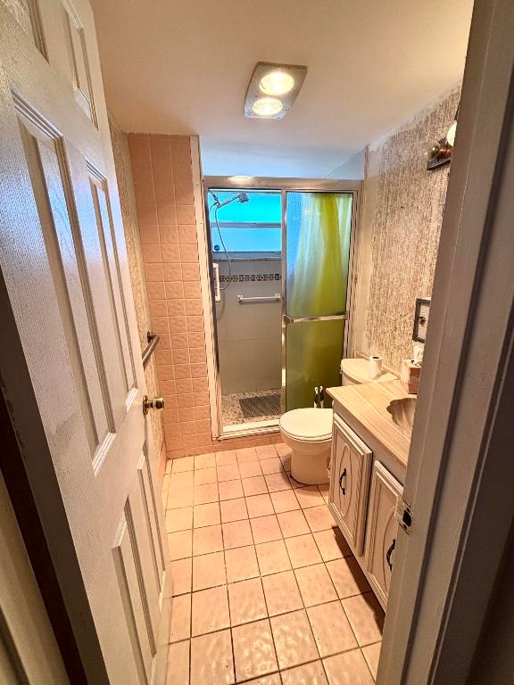 LAKESIDE VILLAGE CONDO 7 - Residential