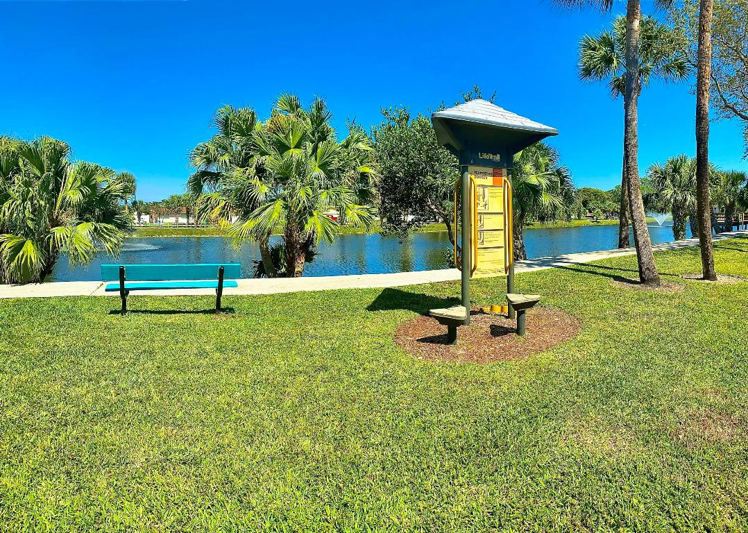 LAKESIDE VILLAGE CONDO 7 - Residential