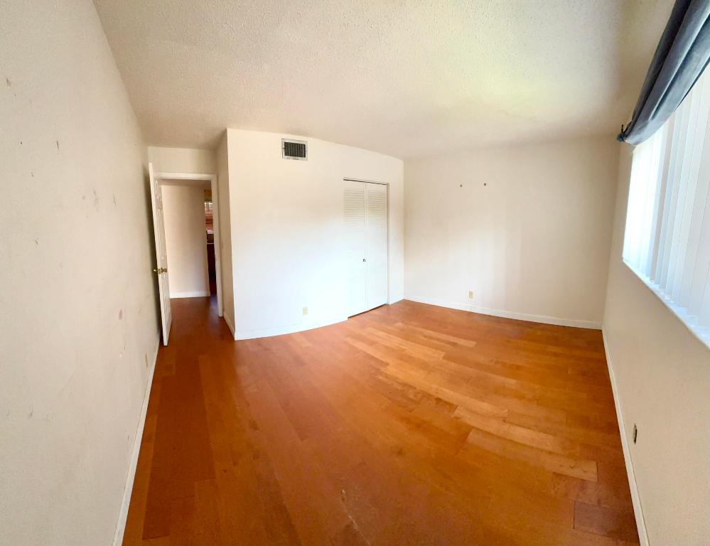 LAKESIDE VILLAGE CONDO 7 - Residential